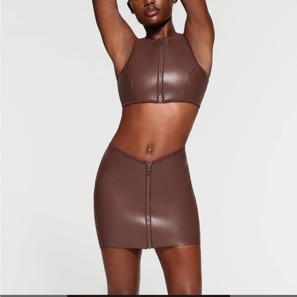SKIMS Rubberized Scuba Swim Skirt Velcro Mini Skirt Cocoa Size XS SKU:44R